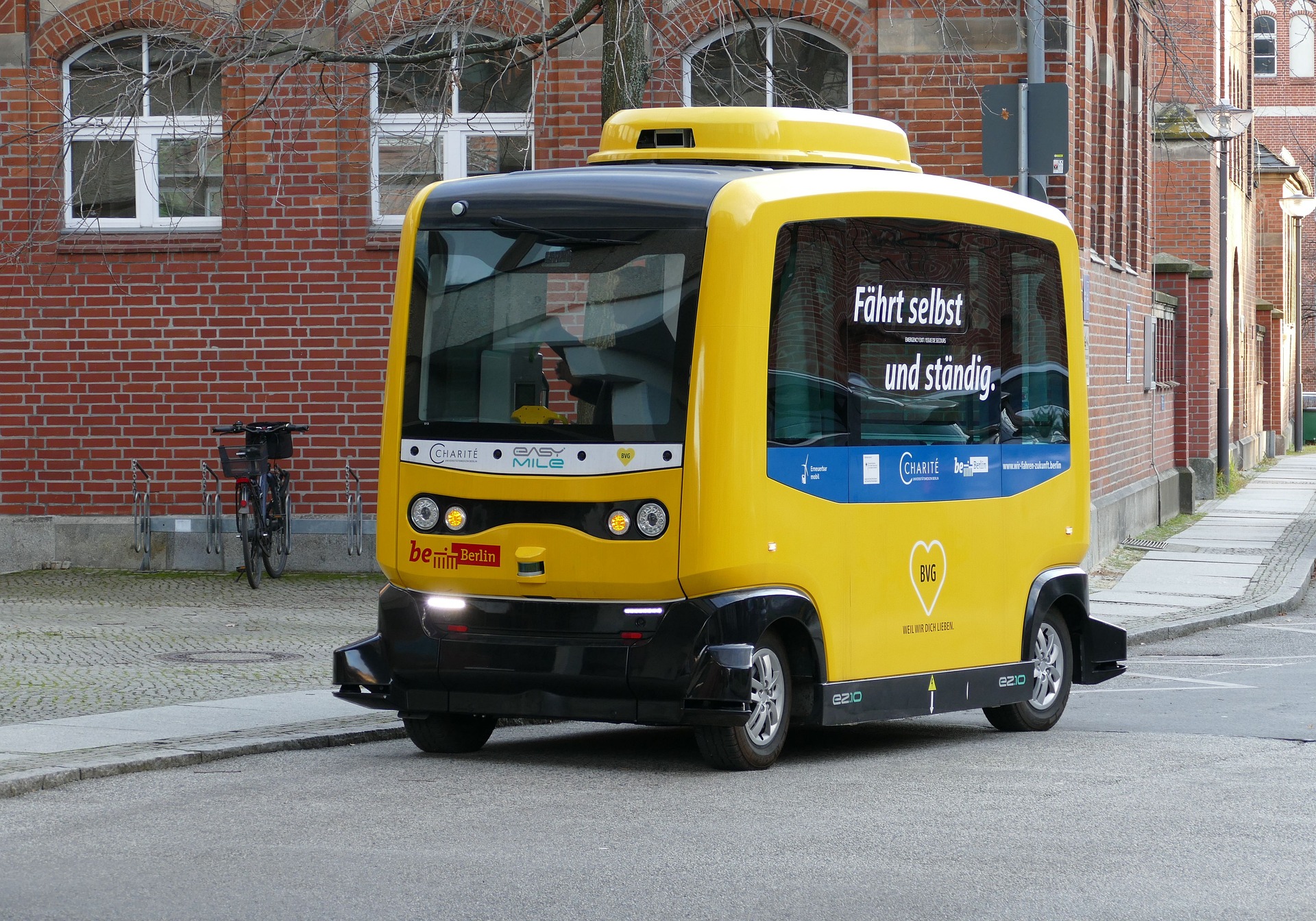 自動運転における車載カメラの応用